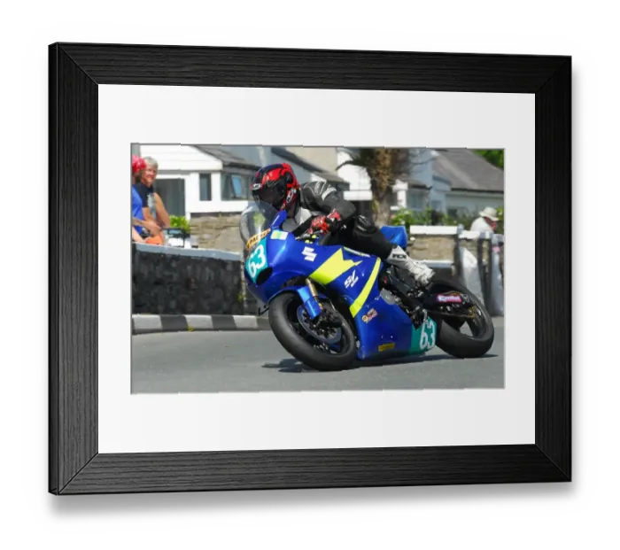Framed Print : Tom Robinson (Suzuki) 2016 Southern 100 Framed Print : Tom Robinson (Suzuki) 2016 Southern 100