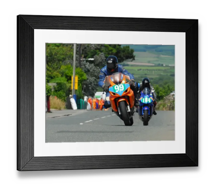 Framed Print : Stuart Rayner (Suzuki) 2016 Southern 100 Framed Print : Stuart Rayner (Suzuki) 2016 Southern 100