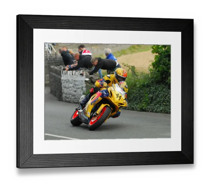 Framed Print : Rob Hodson (PRF Suzuki) 2016 Southern 100 Framed Print : Rob Hodson (PRF Suzuki) 2016 Southern 100