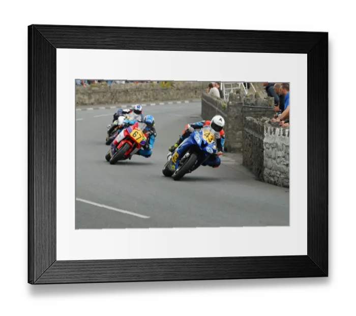 Framed Print : Richard Charlton (Yamaha) and Jonathan Perry (Honda) 2016 Southern 100 Framed Print : Richard Charlton (Yamaha) and Jonathan Perry (Honda) 2016 Southern 100