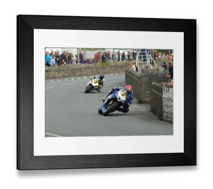Framed Print : Dan Kneen (Yamaha) 2016 Southern 100 Framed Print : Dan Kneen (Yamaha) 2016 Southern 100