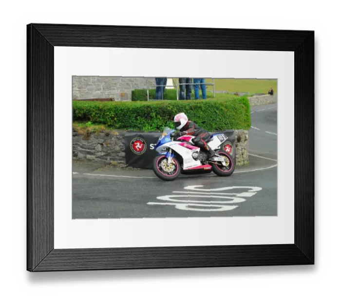 Framed Print : Yvonne Montgomery (Kawasaki) 2016 Southern 100 Framed Print : Yvonne Montgomery (Kawasaki) 2016 Southern 100