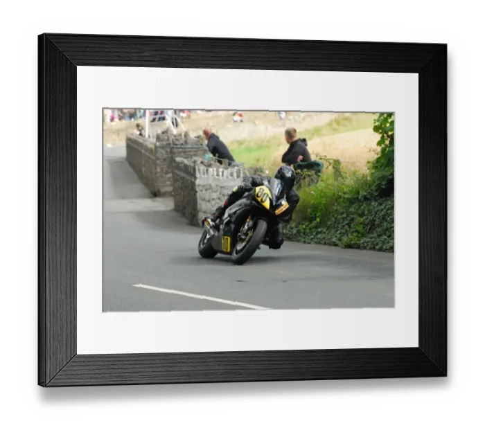 Framed Print : John Coleman (Yamaha) 2016 Southern 100 Framed Print : John Coleman (Yamaha) 2016 Southern 100