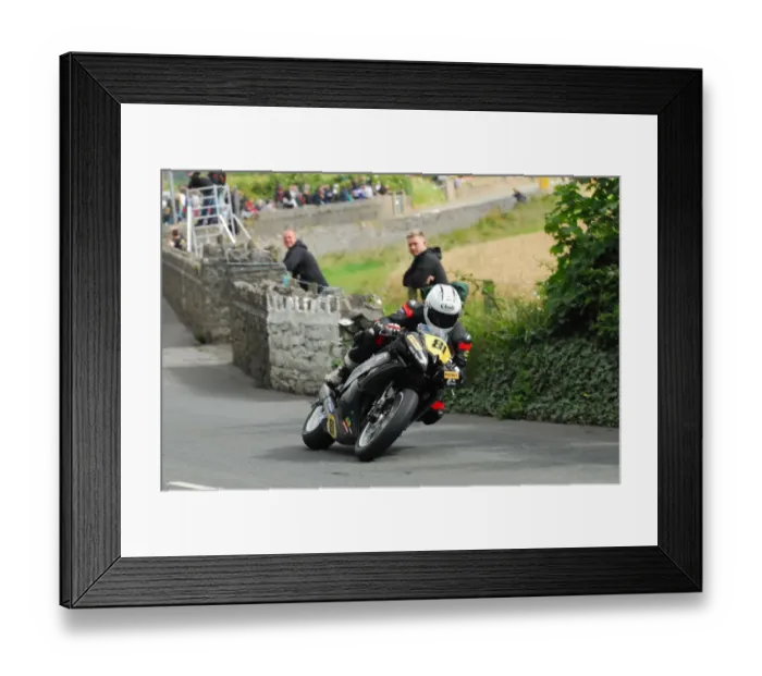 Framed Print : David McConnachy (Yamaha) 2016 Southern 100 Framed Print : David McConnachy (Yamaha) 2016 Southern 100
