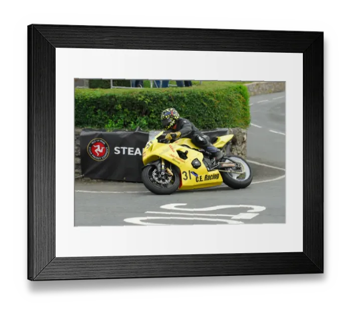 Framed Print : Colin Croft (Suzuki) 2016 Southern 100 Framed Print : Colin Croft (Suzuki) 2016 Southern 100