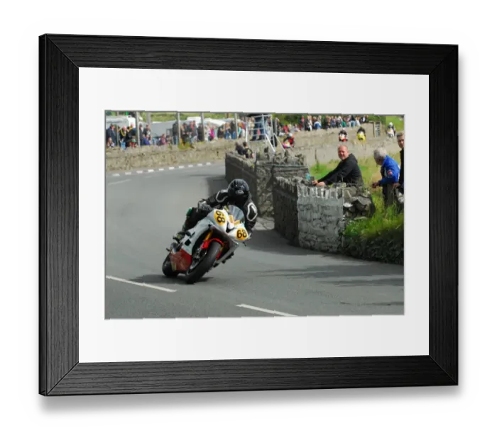 Framed Print : Stephen Tobin (Yamaha) 2016 Southern 100 Framed Print : Stephen Tobin (Yamaha) 2016 Southern 100