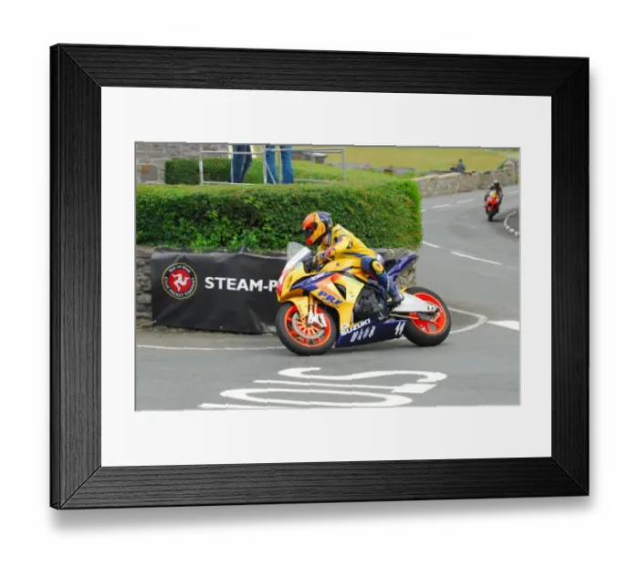 Framed Print : Rob Hodson (Suzuki) 2016 Southern 100 Framed Print : Rob Hodson (Suzuki) 2016 Southern 100