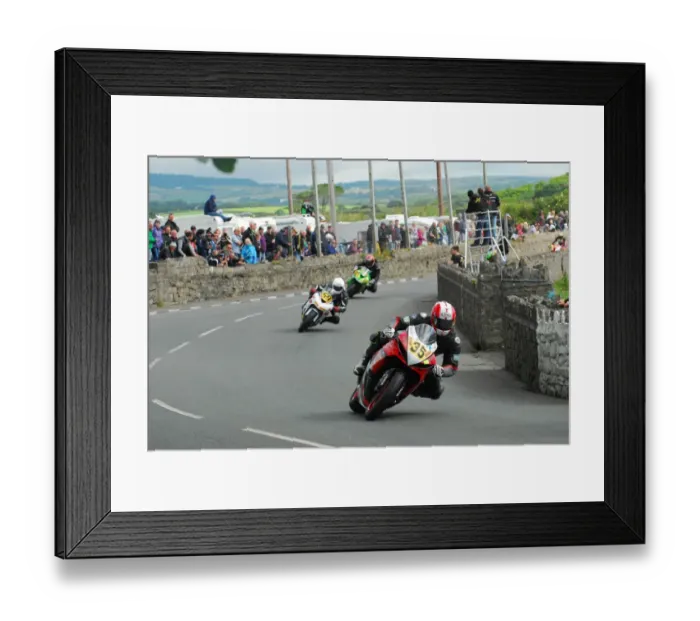 Framed Print : Andy Sellars (Suzuki) 2016 Southern 100 Framed Print : Andy Sellars (Suzuki) 2016 Southern 100