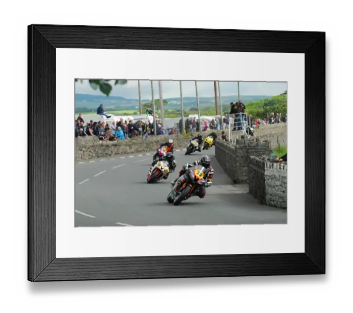 Framed Print : Stefan Wauter (Yamaha) 2016 Southern 100 Framed Print : Stefan Wauter (Yamaha) 2016 Southern 100
