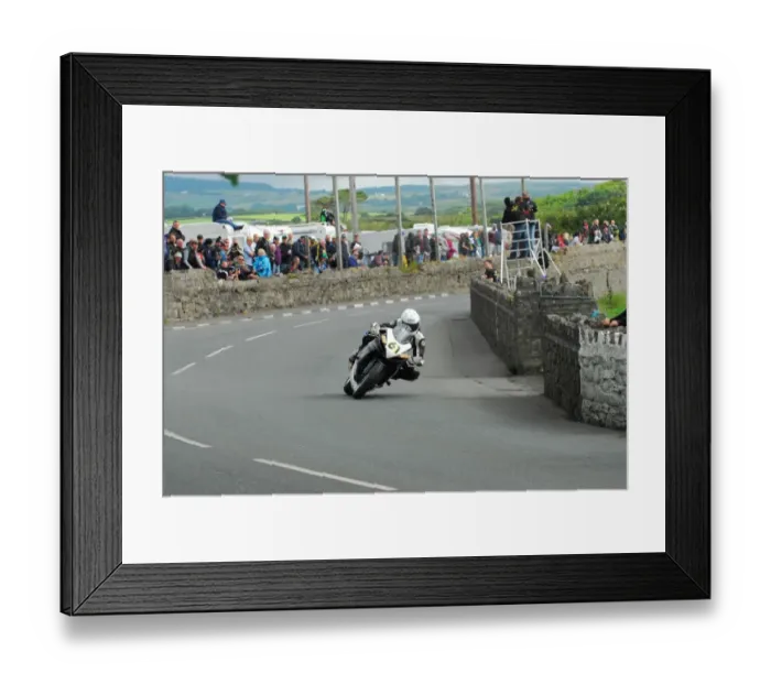 Framed Print : Leon Murphy (Suzuki) 2016 Southern 100 Framed Print : Leon Murphy (Suzuki) 2016 Southern 100