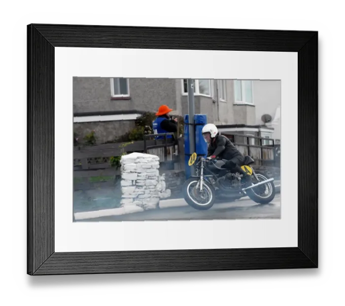 Framed Print : Larry Devlin (BMW) 2007 Pre TT Classic Framed Print : Larry Devlin (BMW) 2007 Pre TT Classic