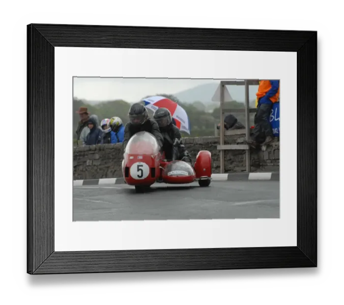 Framed Print : Nick Cutmore & Nancy Thomas (Windle Vincent) 2007 Pre TT Classic