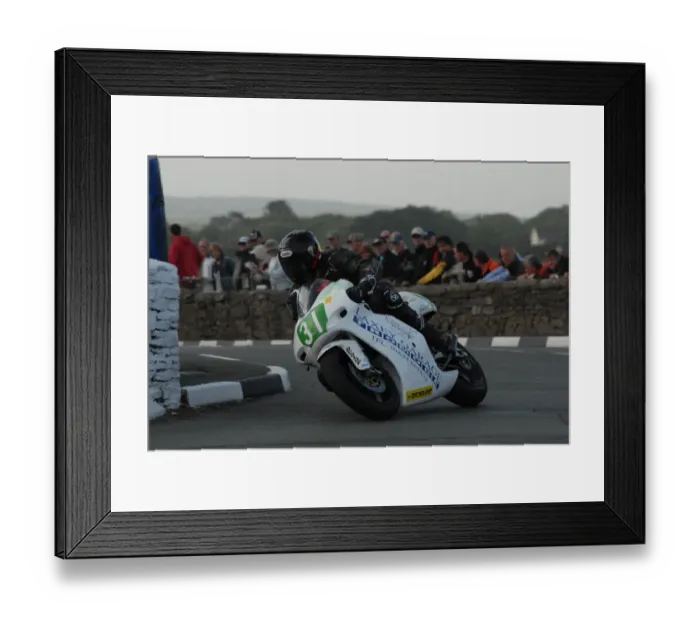 Framed Print : Carl Roberts (Yamaha) 2009 Post TT Framed Print : Carl Roberts (Yamaha) 2009 Post TT