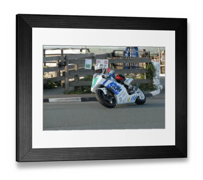 Framed Print : Paul Shoesmith (Honda) 2009 Post TT Framed Print : Paul Shoesmith (Honda) 2009 Post TT