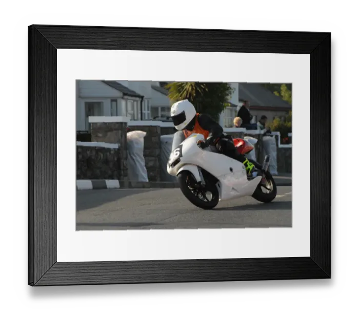 Framed Print : Doug Snow (Honda) 2009 Post TT Framed Print : Doug Snow (Honda) 2009 Post TT