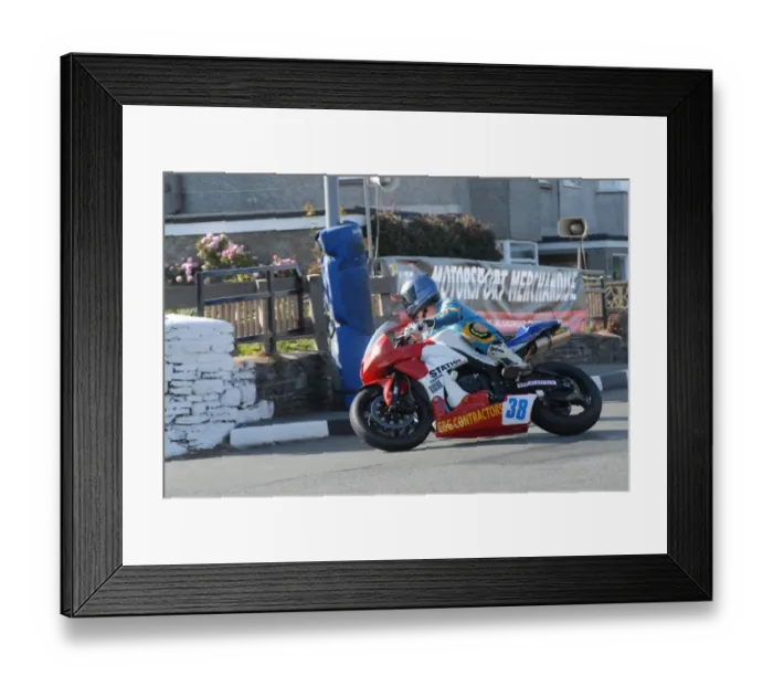 Framed Print : Ryan Kneen (Honda) 2009 Post TT Framed Print : Ryan Kneen (Honda) 2009 Post TT
