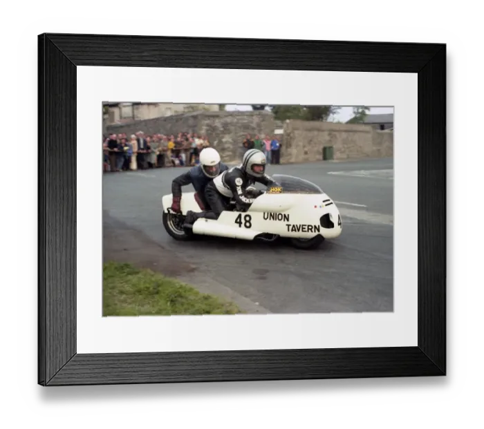 Framed Print : Tom Jackson & Ian Wightman (Kawasaki) 1980 Southern 100 Framed Print : Tom Jackson & Ian Wightman (Kawasaki) 1980 Southern 100