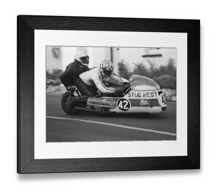 Framed Print : Stue West & I Andrews (Kawasaki) 1978 Southern 100 Framed Print : Stue West & I Andrews (Kawasaki) 1978 Southern 100