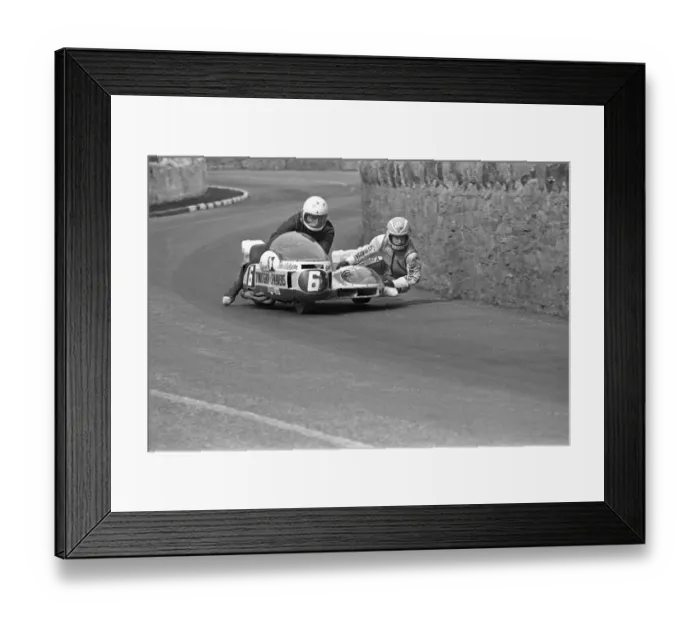 Framed Print : John Watson & Brian Hoyle (Laverda) 1976 Southern 100 Framed Print : John Watson & Brian Hoyle (Laverda) 1976 Southern 100