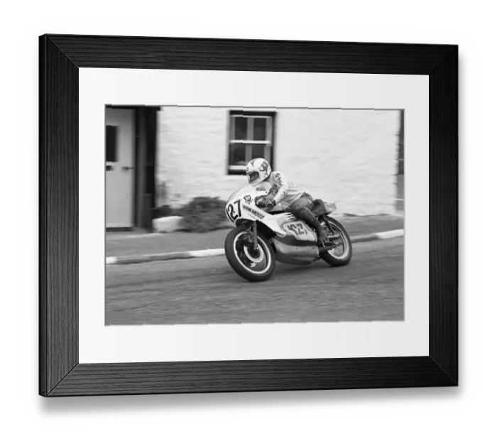 Framed Print : Gordon Pantall (Suzuki) 1975 Southern 100 Framed Print : Gordon Pantall (Suzuki) 1975 Southern 100