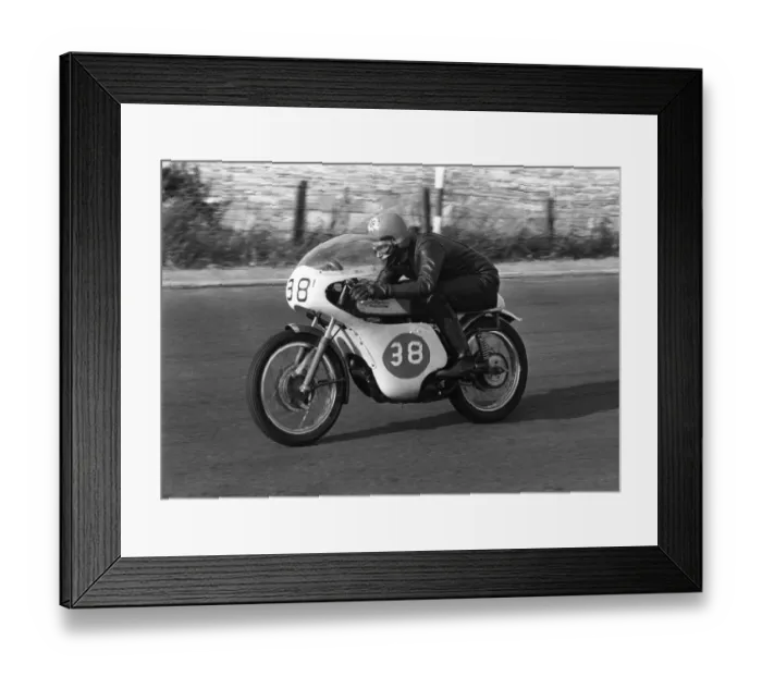 Framed Print : Les Spivey (Aermacchi) 1964 Southern 100 Framed Print : Les Spivey (Aermacchi) 1964 Southern 100