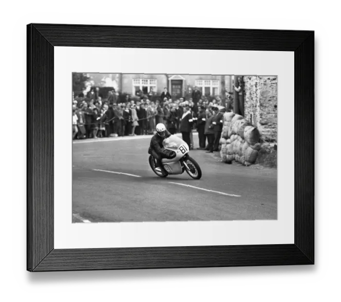 Framed Print : Brian Davies (Norton) 1968 Southern 100 Framed Print : Brian Davies (Norton) 1968 Southern 100