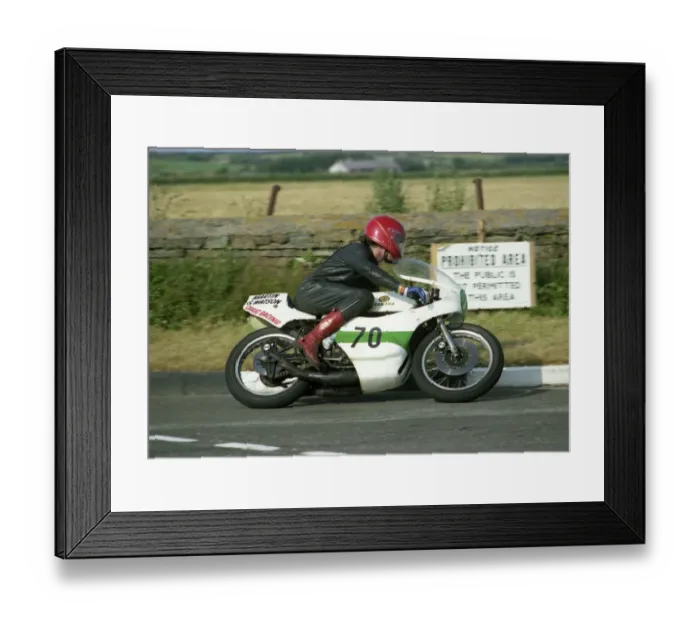 Framed Print : Billy Cummins (Yamaha) 1982 Jurby Road Framed Print : Billy Cummins (Yamaha) 1982 Jurby Road