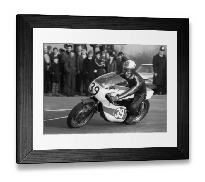 Framed Print : Noel Clegg (Yamaha) 1970 Jurby Road