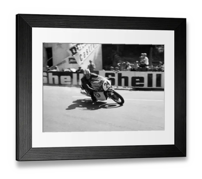 Framed Print : Darryl Pendlebury (Triumph) 1969 Production 750 TT Framed Print : Darryl Pendlebury (Triumph) 1969 Production 750 TT