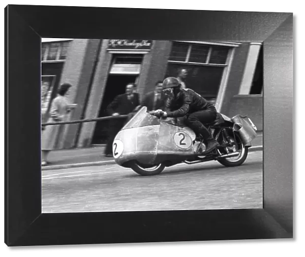 Fergus Anderson (Guzzi) 1954 Lightweight TT