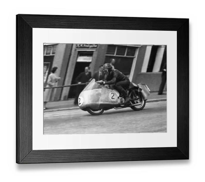 Framed Print : Fergus Anderson (Guzzi) 1954 Lightweight TT Framed Print : Fergus Anderson (Guzzi) 1954 Lightweight TT