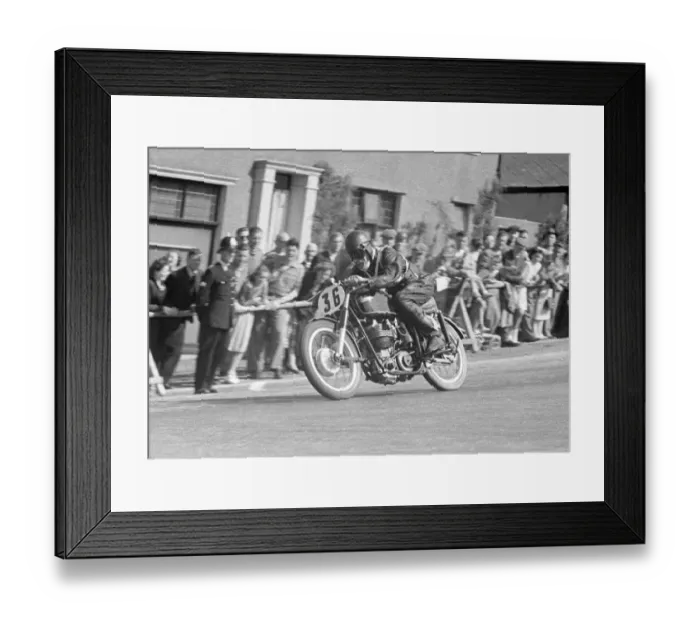Framed Print : Doug Beasley (Beasley Velocette) 1951 Lightweight TT Framed Print : Doug Beasley (Beasley Velocette) 1951 Lightweight TT