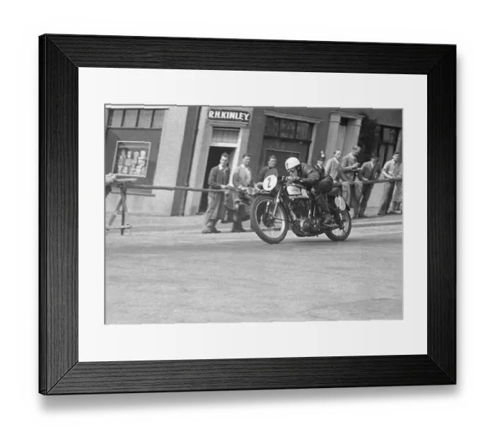 Framed Print : D N Bradshaw (Norton) 1951 Junior Clubman TT Framed Print : D N Bradshaw (Norton) 1951 Junior Clubman TT