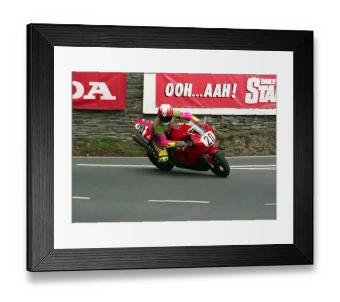 Framed Print : Gary Carswell (Yamaha) 1999 Formula One TT Framed Print : Gary Carswell (Yamaha) 1999 Formula One TT