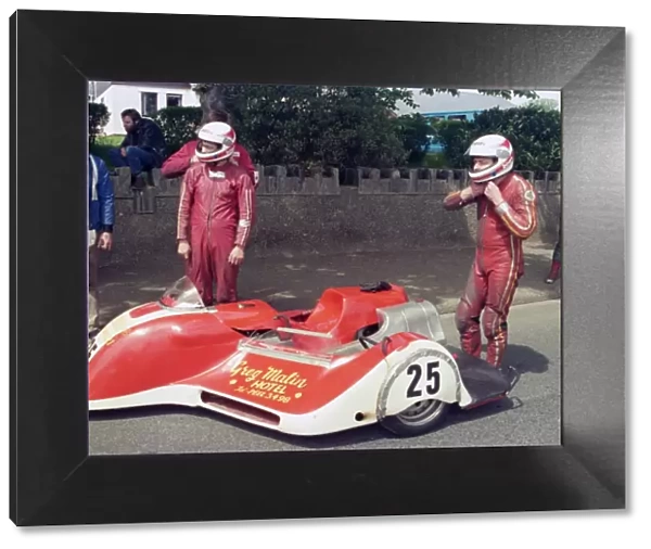 Rob Corkill & Paul Magee (Ireson Yamaha) 1987 Sidecar TT