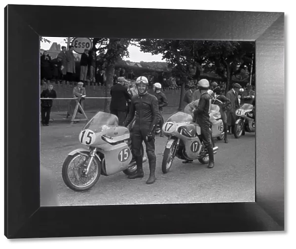 Derek Minter (Bianchi) 1960 Lightweight TT