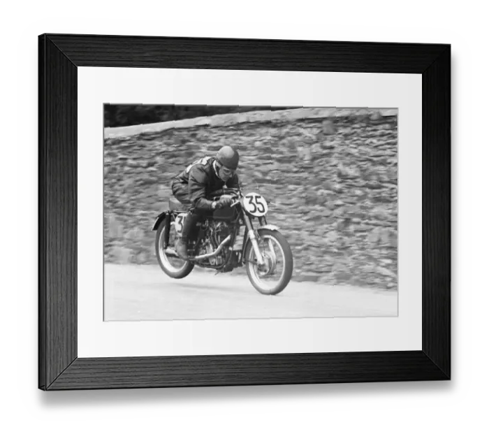 Framed Print : Doug Beasley (Beasley Velocette) 1952 Lightweight TT Framed Print : Doug Beasley (Beasley Velocette) 1952 Lightweight TT