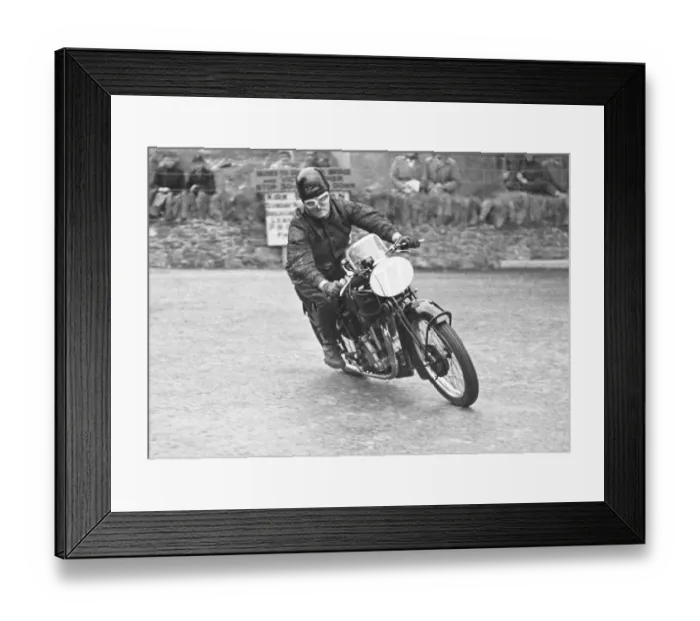 Framed Print : Frank Coleman (Velocette) 1949 Junior Clubman TT Framed Print : Frank Coleman (Velocette) 1949 Junior Clubman TT