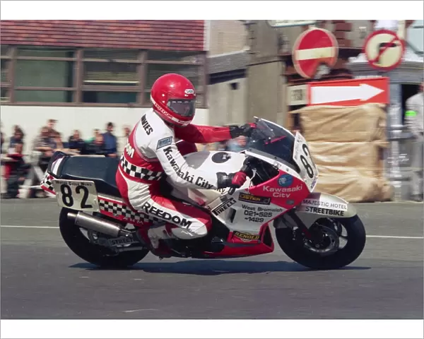 Pete Davies (Kawasaki) 1987 Formula One TT