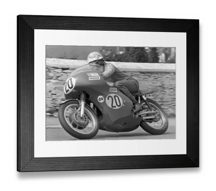 Framed Print : Tom Dickie (Matchless) 1971 Senior TT Framed Print : Tom Dickie (Matchless) 1971 Senior TT