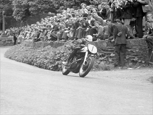 Geoff Duke (Norton) 1952 Senior TT