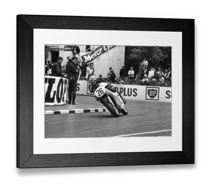 Framed Print : Jack Findlay (DMW) 1965 Lightweight TT Framed Print : Jack Findlay (DMW) 1965 Lightweight TT
