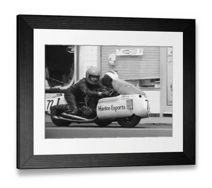 Framed Print : Stephen Galligan & William O Leary (Rumble Yamaha) 1977 Sidecar TT Framed Print : Stephen Galligan & William O Leary (Rumble Yamaha) 1977 Sidecar TT