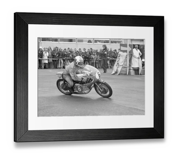 Framed Print : Mick Grant (Yamaha) 1974 Lightweight TT Framed Print : Mick Grant (Yamaha) 1974 Lightweight TT