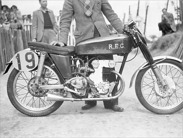 Bob Geesons REG; 1952 Lightweight TT