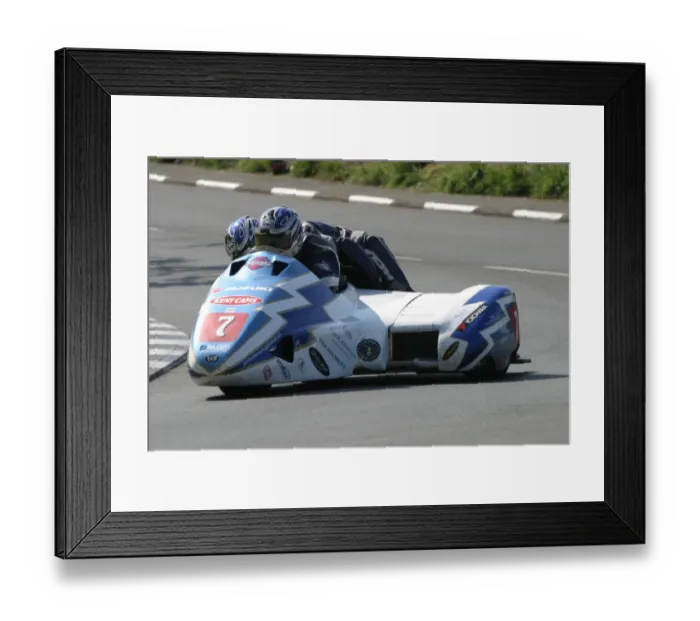 Framed Print : John Holden & Andrew Winkle (Suzuki) 2007 Sidecar TT Framed Print : John Holden & Andrew Winkle (Suzuki) 2007 Sidecar TT
