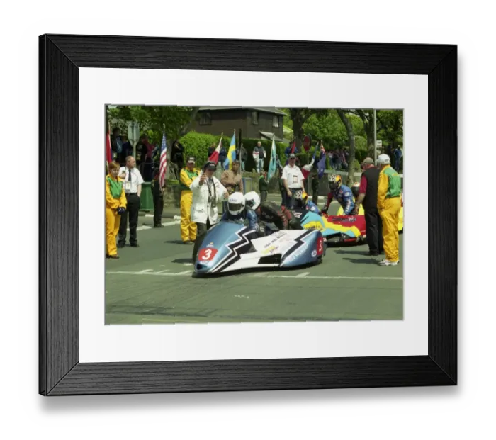 Framed Print : John Holden & Craig Hallam (Yamaha) 2002 Sidecar TT Framed Print : John Holden & Craig Hallam (Yamaha) 2002 Sidecar TT