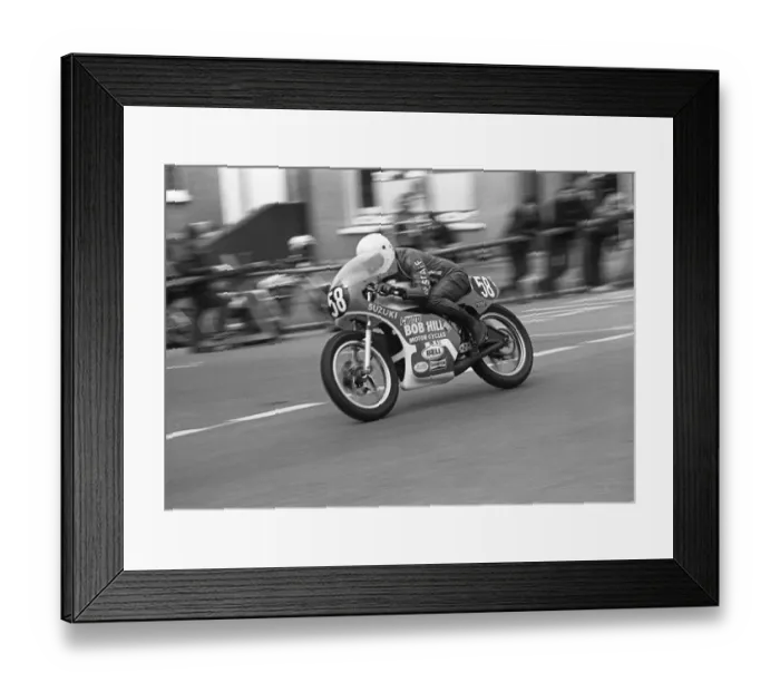 Framed Print : Dick Hunter (Suzuki) 1981 Formula 3 TT Framed Print : Dick Hunter (Suzuki) 1981 Formula 3 TT