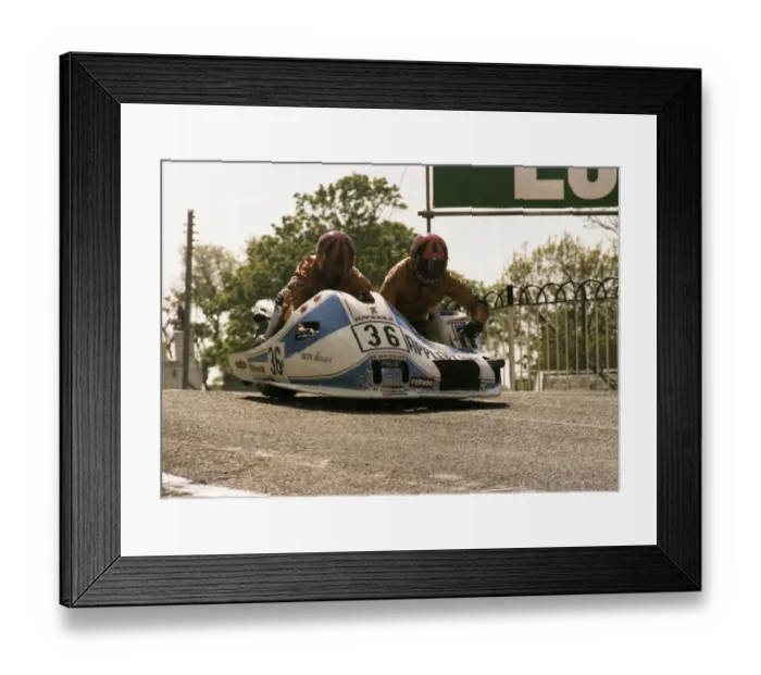 Framed Print : Roy Hanks & Vince Biggs (Yamaha) 1979 Sidecar TT Framed Print : Roy Hanks & Vince Biggs (Yamaha) 1979 Sidecar TT