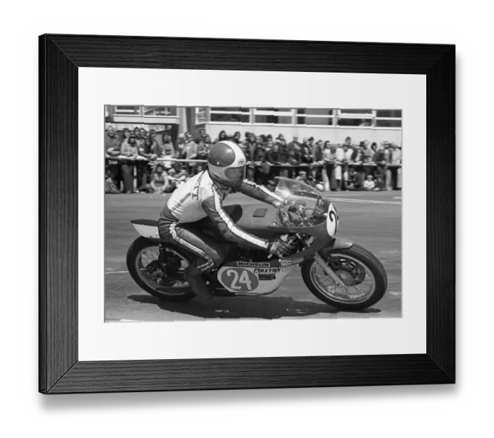 Framed Print : Ken Huggett (Maxton Yamaha) 1975 Junior TT Framed Print : Ken Huggett (Maxton Yamaha) 1975 Junior TT